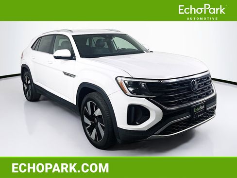 Used 2025 Volkswagen Atlas Cross Sport SE image 1