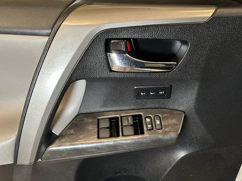 Used 2017 Toyota RAV4 Platinum image 19