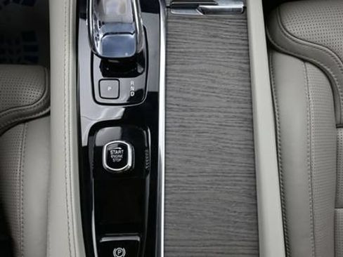 Used 2023 Volvo XC90 B6 Ultimate w/ Protection Package AWD/4WD image 11