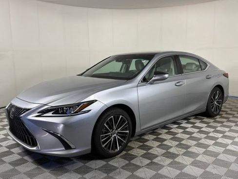 Used 2024 Lexus ES 350 w/ Premium Package FWD image 2
