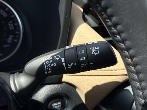 Used 2021 Toyota RAV4 XLE Premium image 26