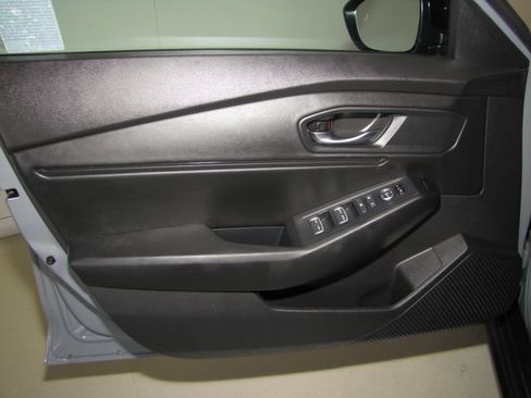 Certified 2025 Honda Accord SE image 10