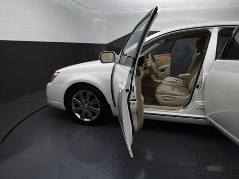 Used 2005 Toyota Avalon XLS FWD image 13
