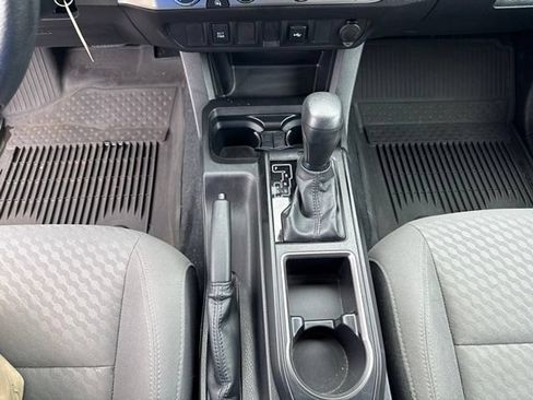 Used 2023 Toyota Tacoma SR w/ SR Convenience Package AWD/4WD image 18