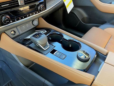 New 2026 Nissan Rogue Platinum image 15