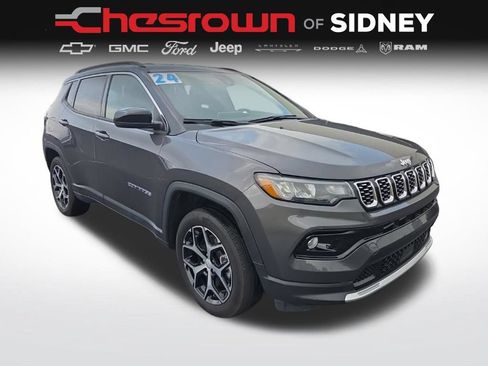 Used 2024 Jeep Compass Limited AWD/4WD image 3