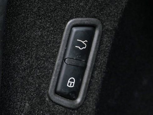 Certified 2022 Maserati Levante GT image 31