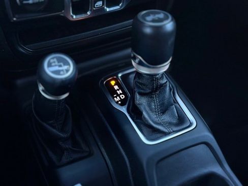 Used 2021 Jeep Wrangler Unlimited Sahara image 13