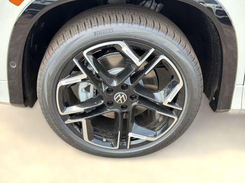 New 2026 Volkswagen Tiguan SEL R-Line AWD/4WD image 12