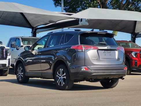 Used 2016 Toyota RAV4 LE AWD/4WD image 5