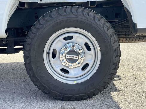 Used 2024 Ford F250 XL w/ FX4 Off-Road Package image 11