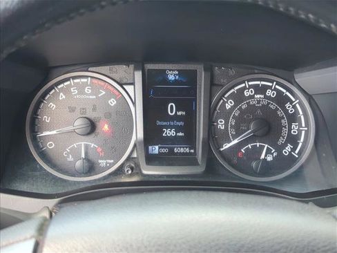 Used 2021 Toyota Tacoma TRD Sport image 9