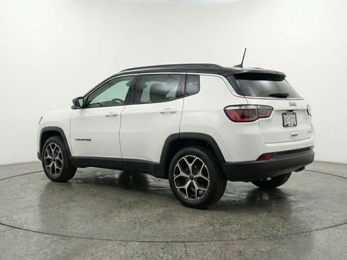 Used 2025 Jeep Compass Limited image 6