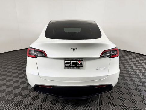Used 2020 Tesla Model Y Long Range image 10