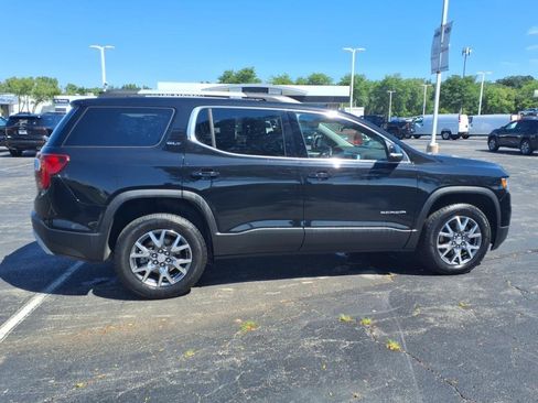 Certified 2023 GMC Acadia SLT image 8