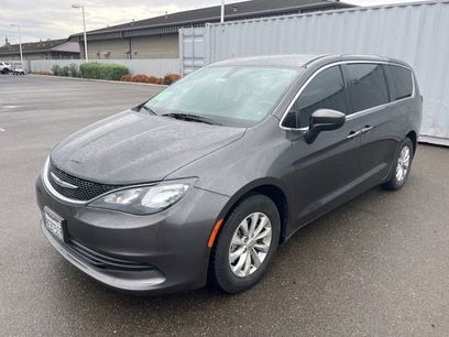 Used 2017 Chrysler Pacifica Touring w/ Tire & Wheel Group