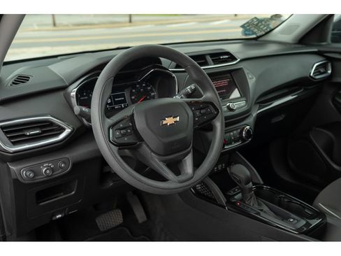 Used 2023 Chevrolet TrailBlazer LT FWD image 11