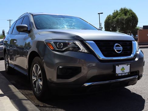 Used 2020 Nissan Pathfinder S FWD image 18