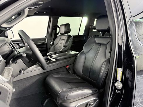 Used 2024 Jeep Wagoneer Series II w/ Flexible Seating Group image 11