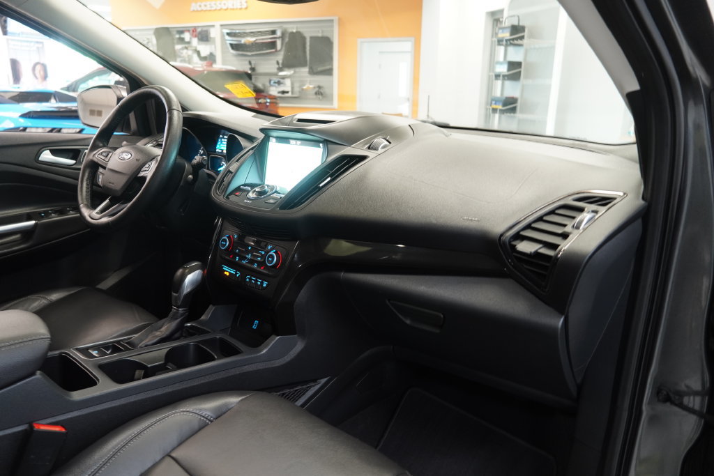 Used 2018 Ford Escape Titanium w/ Ford Safe & Smart Package AWD/4WD image 38