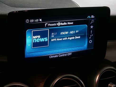 Used 2019 Mercedes-Benz C 300 4MATIC Sedan image 22