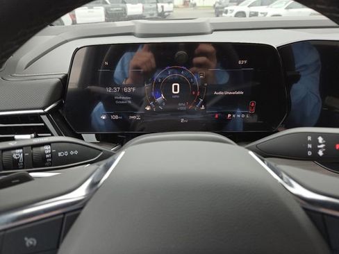 New 2025 Chevrolet Suburban Premier image 38