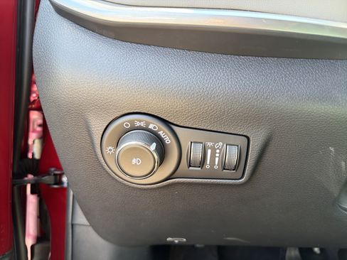 Used 2026 Jeep Compass Limited AWD/4WD image 15