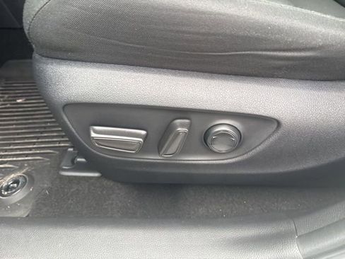 Certified 2022 Toyota RAV4 XLE image 40