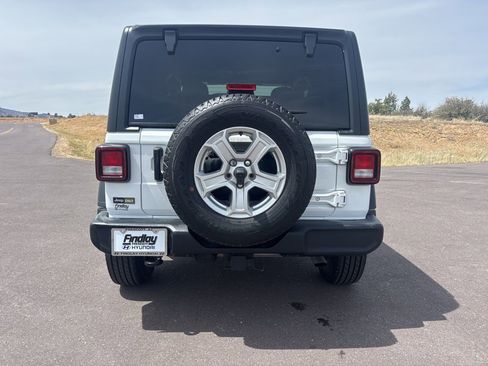 Used 2020 Jeep Wrangler Sport AWD/4WD image 6