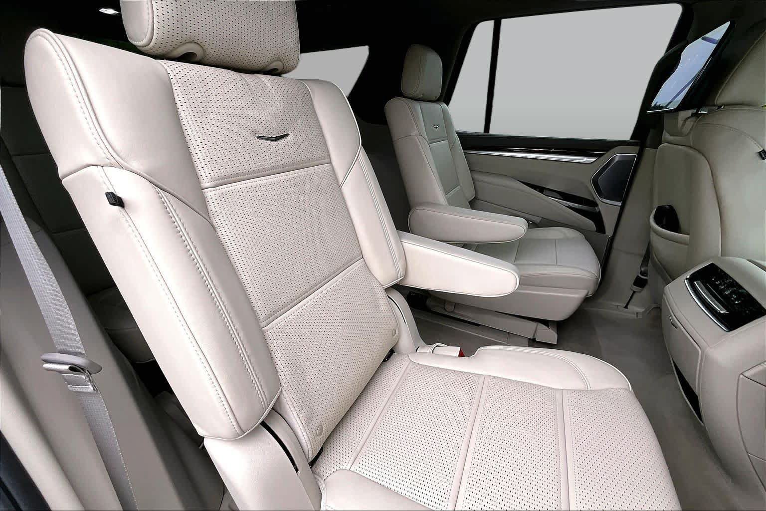 Used 2025 Cadillac Escalade Sport Platinum AWD/4WD image 19