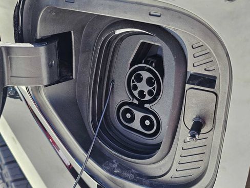 New 2026 GMC Hummer EV SUV AWD/4WD image 14