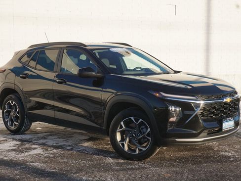 Certified 2024 Chevrolet Trax LT image 3