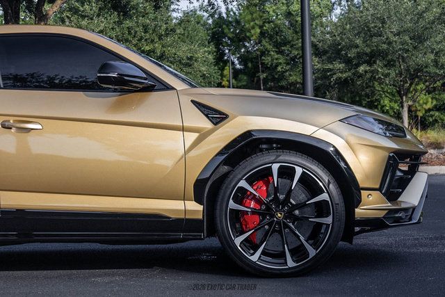 Used 2024 Lamborghini Urus S AWD/4WD image 11
