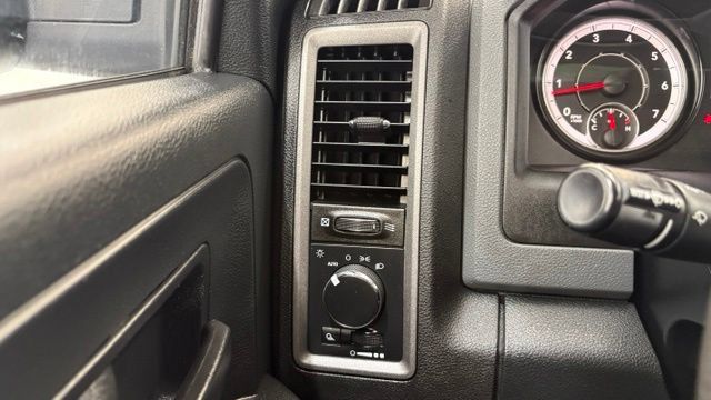 Used 2017 RAM 1500 ST w/ SXT Appearance Group AWD/4WD image 30