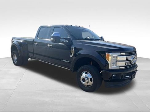 Used 2018 Ford F350 Platinum w/ Platinum Ultimate Package AWD/4WD image 3