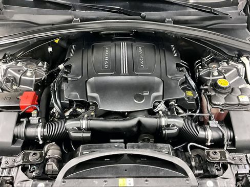 Used 2017 Jaguar F-PACE Prestige image 30