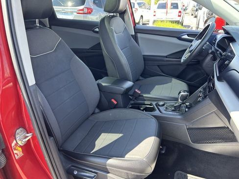 Used 2023 Volkswagen Taos SE w/ Panoramic Sunroof Package AWD/4WD image 27