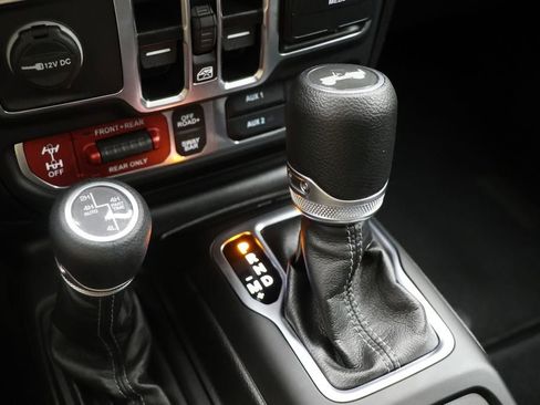 Used 2025 Jeep Wrangler Unlimited Rubicon 4xe w/ Convenience Group image 25