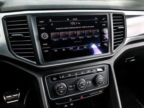 Used 2021 Volkswagen Atlas Cross Sport SE w/ V6 Towing Package image 20