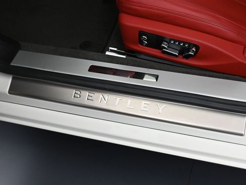 Used 2021 Bentley Continental GT image 16