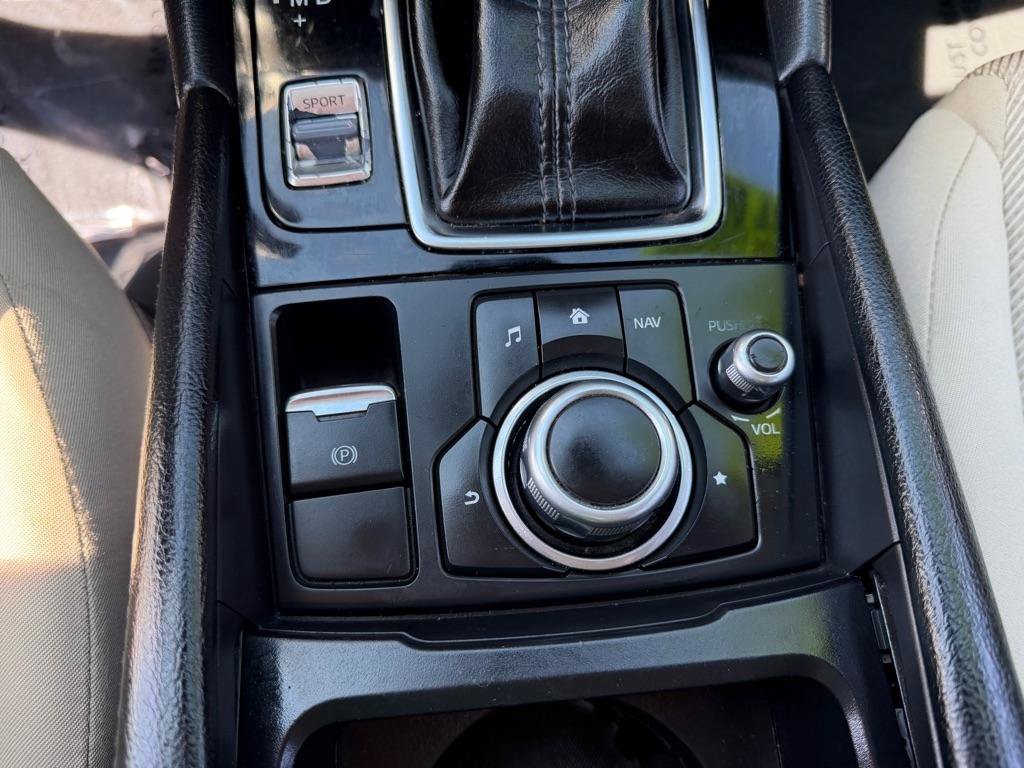 Used 2018 MAZDA MAZDA3 Sport FWD image 37