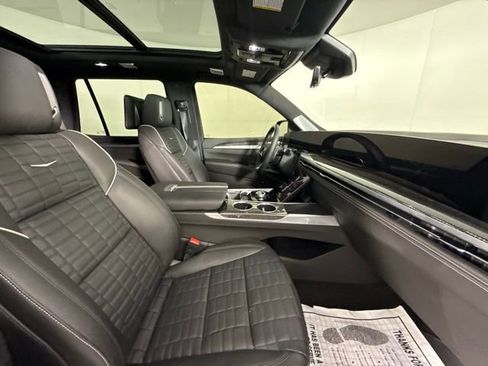 Used 2025 Cadillac Escalade V image 34