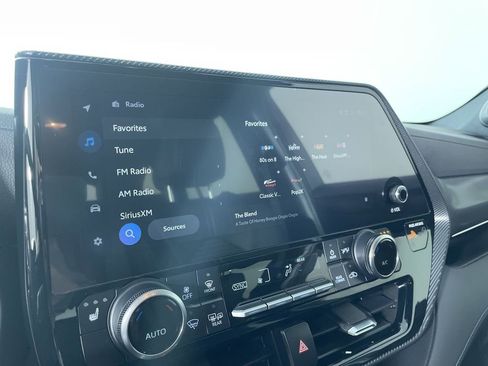 Used 2023 Toyota Highlander XSE image 13