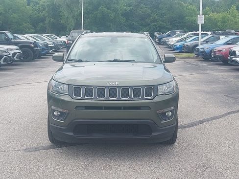 Used 2021 Jeep Compass Latitude w/ Convenience Group AWD/4WD image 2