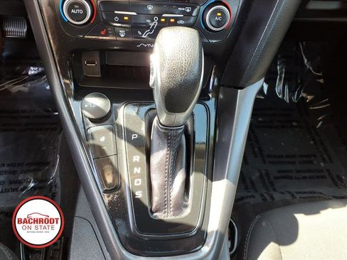 Used 2018 Ford Focus SEL w/ Cold Weather Package FWD image 13