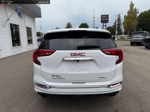 Used 2018 GMC Terrain Denali w/ Advanced Safety Package AWD/4WD image 6