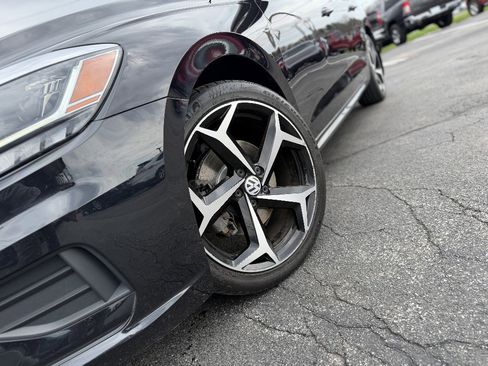 Used 2020 Volkswagen Passat 2.0T SE image 2