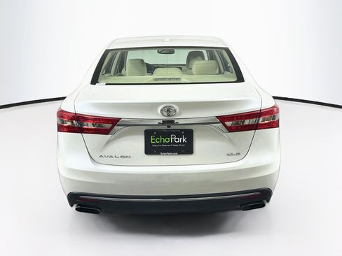 Used 2017 Toyota Avalon XLE Premium FWD image 7