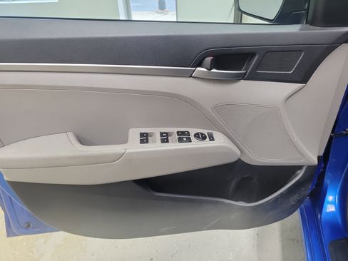 Used 2017 Hyundai Elantra SE image 15