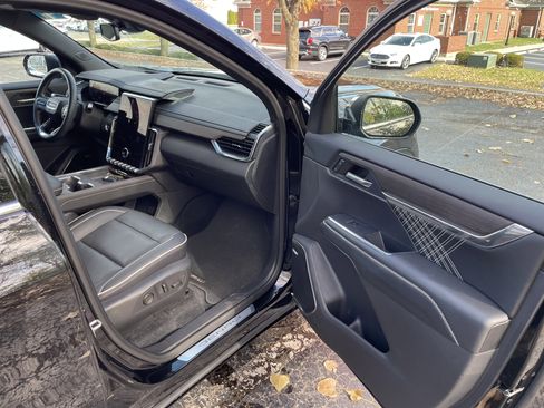 Used 2024 GMC Acadia Denali image 14